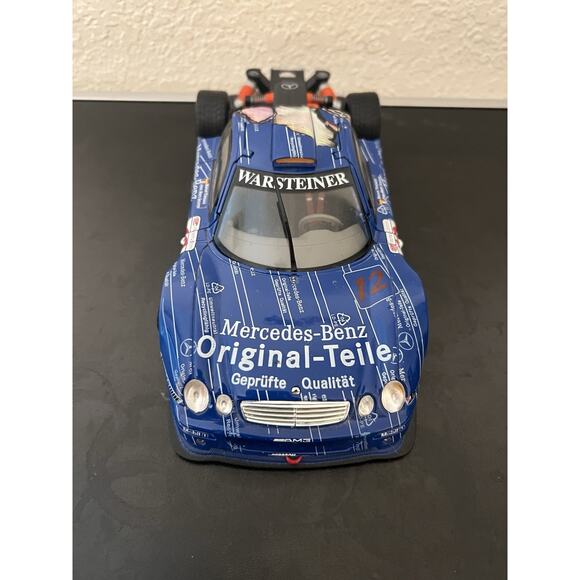Maisto 1/18 Scale diecast 38848 - Mercedes Benz CLK-GTR Mobil1 - Blue - Picture 2 of 9